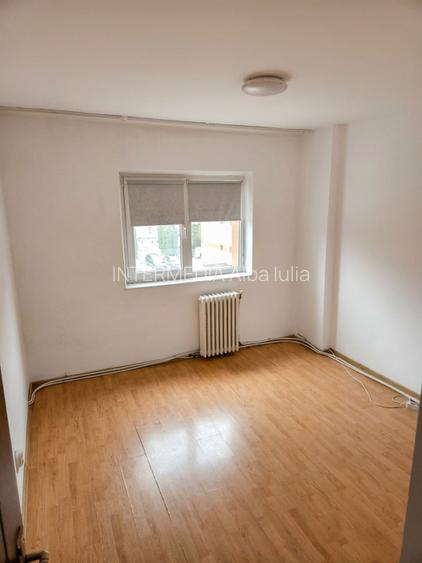 Apartament cu 3 camere decomandat in Cetate - 4