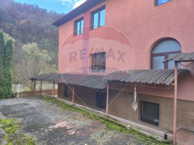 Casă / Vilă cu 7 camere de vânzare - 7