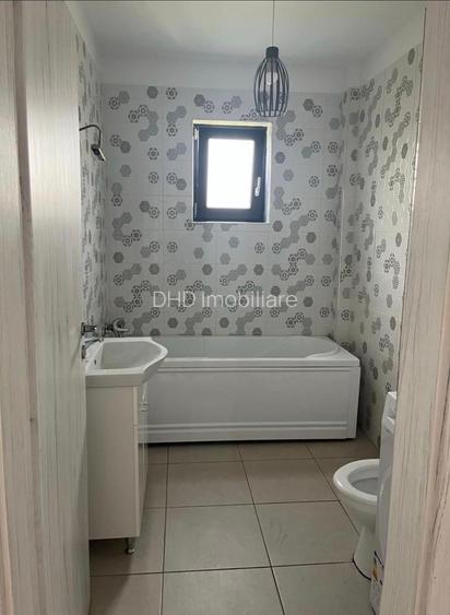 Ap. 2 cam, bloc nou, boxa 4mp la subsol + loc parcare inclus, mobilat si utilat - 5