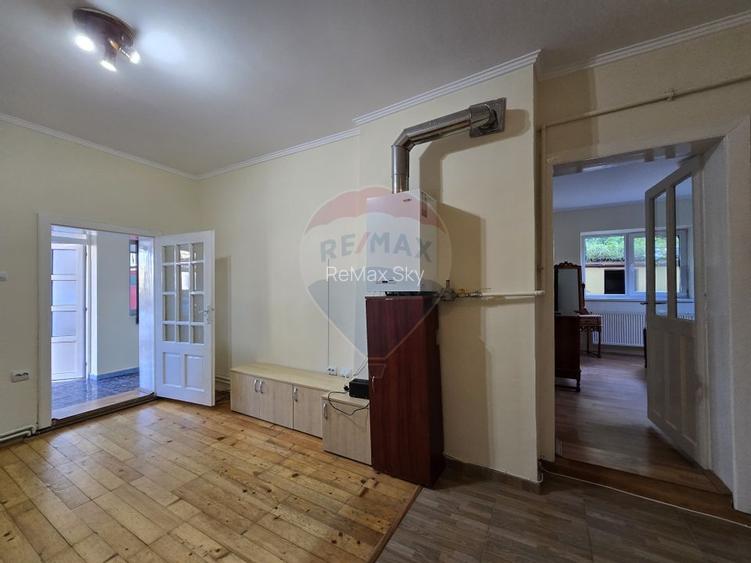 Casă cu 5 camere de vânzare în zona Central comision 0 - 16