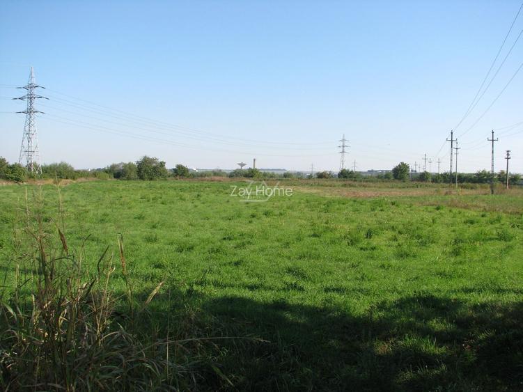 Teren Intravilan in zona accesibila ! Acces la sosea. Utilitati in apropiere. - 2