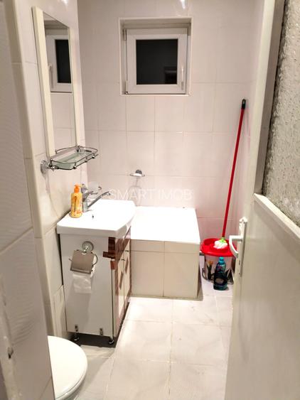 Garsoniera 27mp etaj 1 zona Bulevard mobilata utilata 39.000eur - 6