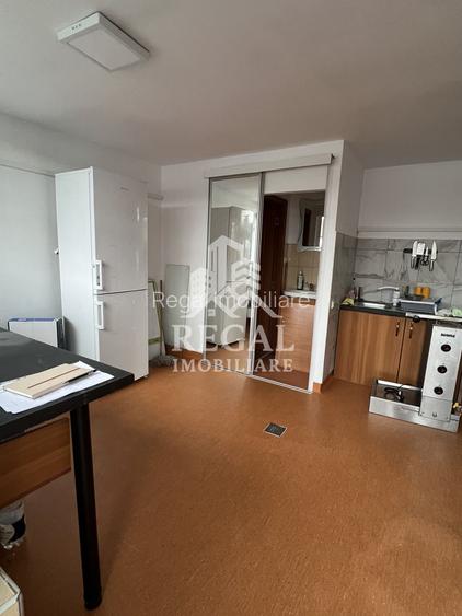 Spațiu comercial de vânzare – Piața Obor, Hunedoara - 2