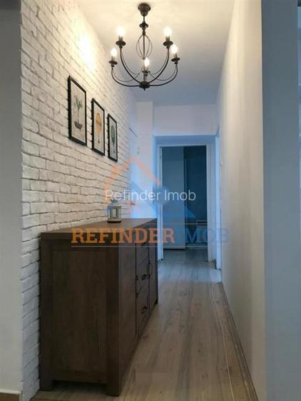 Ultracentral, Romana, Metrou, bloc 1980 reabilitat - 4