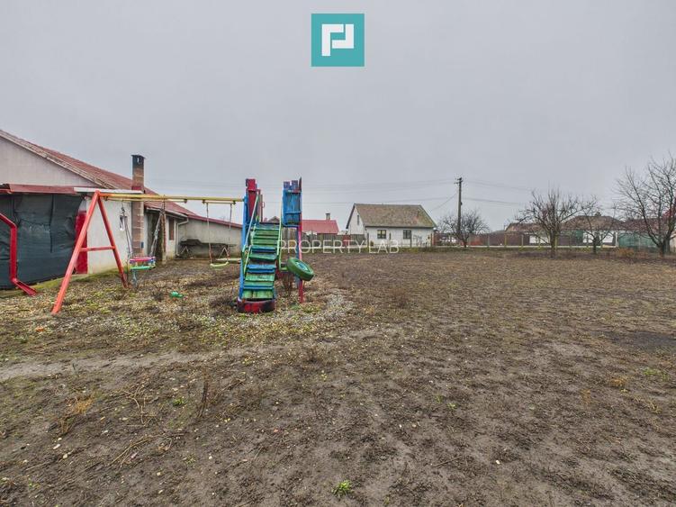 Casă frumoasă la Iratoș la preț bun - 26