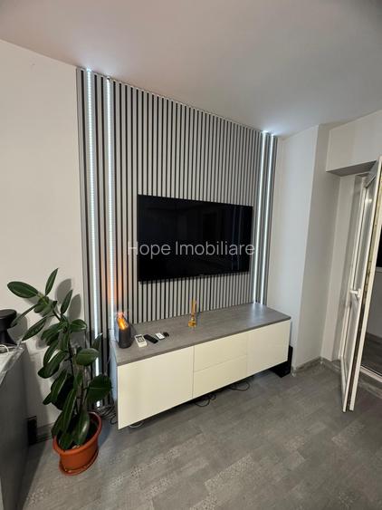 Mall Vitan - Garsoniera renovata complet - 2