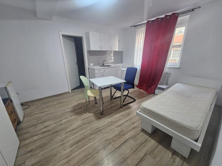 Garsoniera Complex Studentesc cladire noua - loc de parcare !!