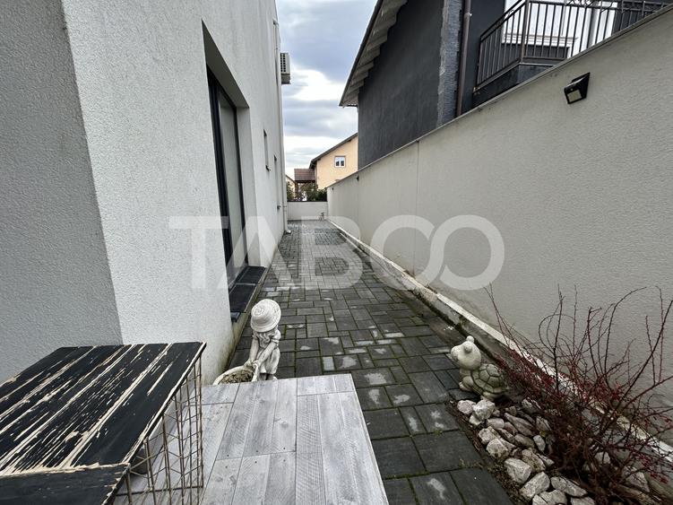 Apartament 3 camere decomandate ultilate si mobilate in zona Brana