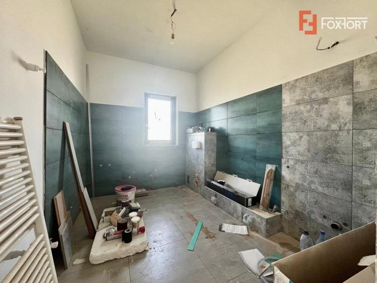 Duplex de vanzare cu 3 camere si 3 bai, Mosnita Noua