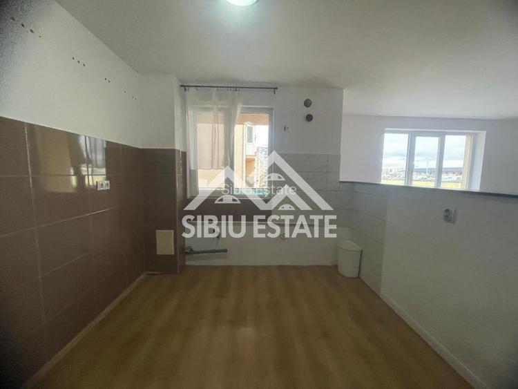 Apartament de vanzare cu 3 camere spatios s.u. 81.3mp-Super pret - 12