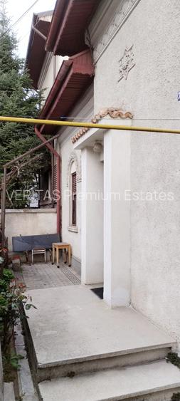 Casa solida parter si pod in zona Floreasca, 4 camere, inaltime 3,5m, garaj - 2