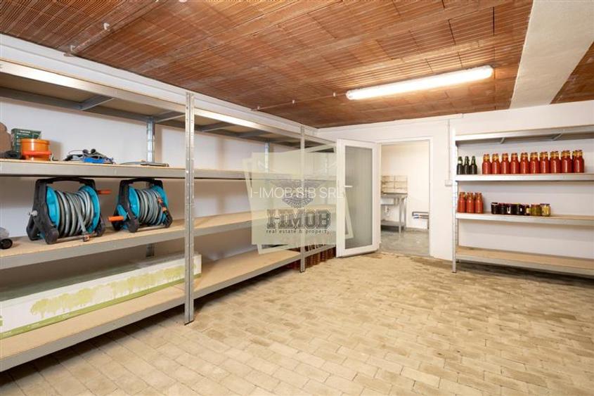 Casa moderna cu 3 camere si 600 mp teren in Cisnadioara - 11