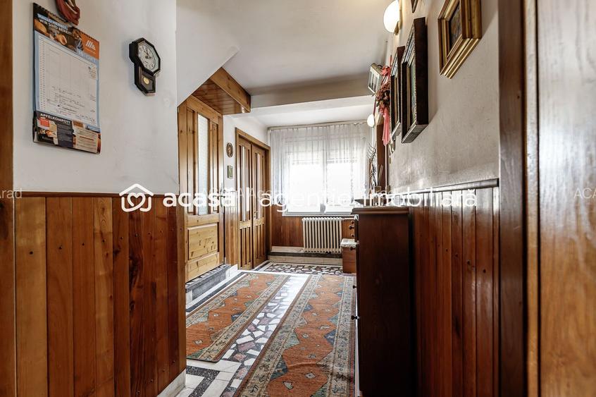 Casă din cărămidă cu 8 camere – zonă liniștită, LIPOVA - 5