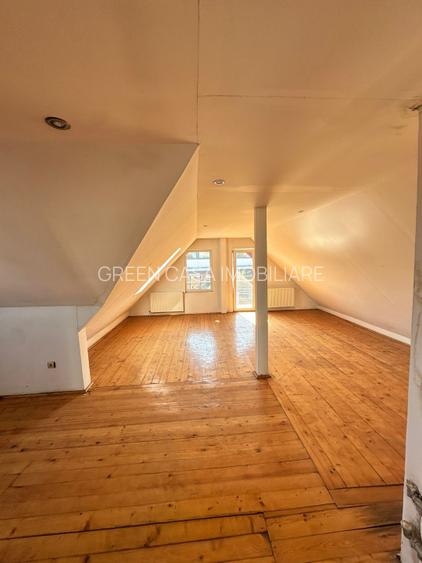 Oportunitate de investiție! Casă de vanzare, cu 8 camere, 382 mp, zona Gruia - 10