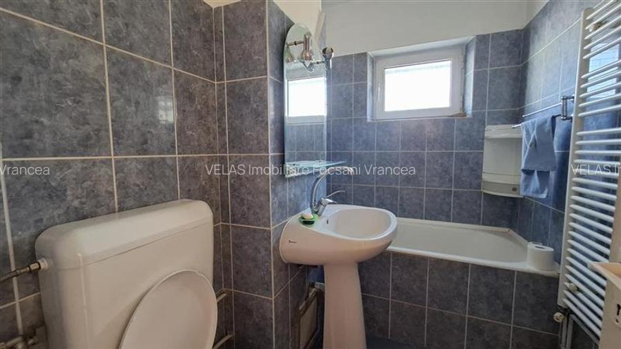 Apartament 2 camere Bacau, parter, CT, liber. - 9
