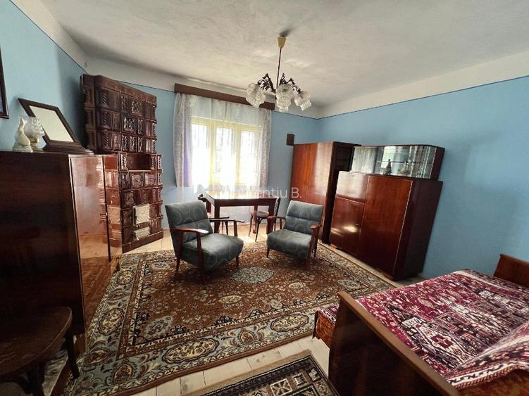 Ocazie! Proprietar vând casă cu 7 camere în Diculești, teren 2267 mp - 12