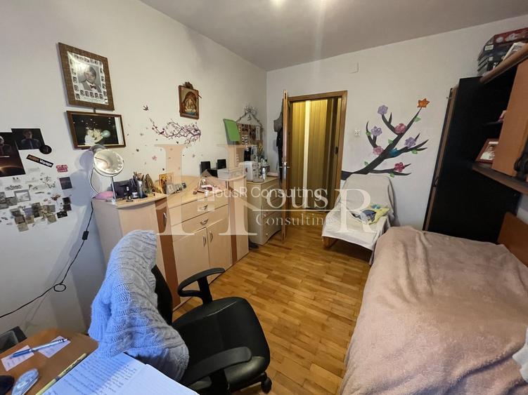 Aproape de Complexul Studentesc. Decomandat. 2 bai. Centrala proprie - 8