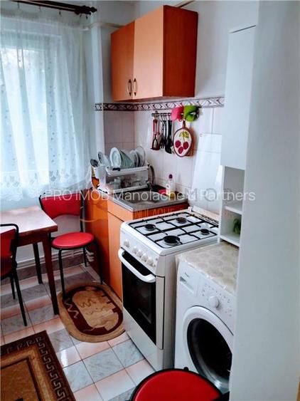 Apartament 3 camere semidecomandat zona Micro 3 - 5
