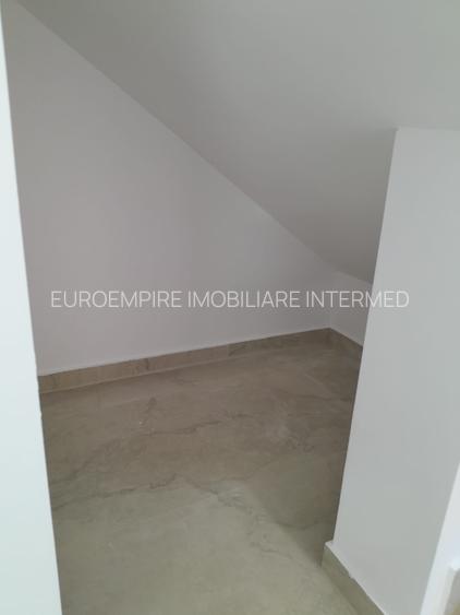 Spațiu comercial de închiriat, zona Km 4–5 - 7