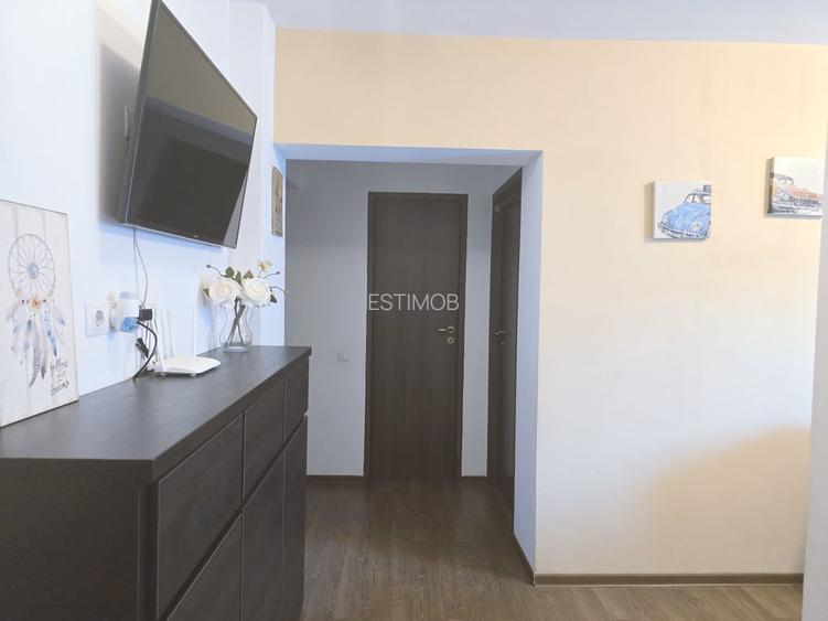 Centrul Civic zona Toamnei decomandat pozitie exceptionala etaj 3/4 - 5