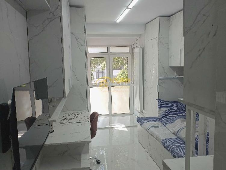 Garsoniera, Piata Unirii. - 2