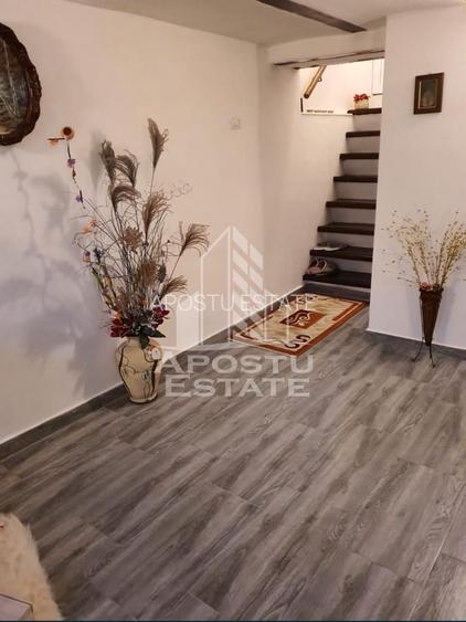 Casa cu 4 camere, , centrală proprie ,zona Parneava - 8