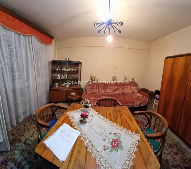 Apartament doua camere, decomandat, etaj patru, structura buna, simplu, central - 5