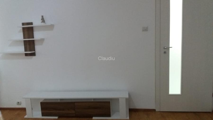 Inchiriez apartament renovat cu 2 camere decomandate - strada Paltinis - 13