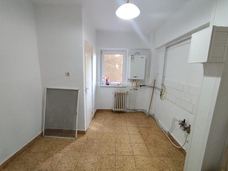 Apartament 3 camere| etaj 2| zona Aiud - 4