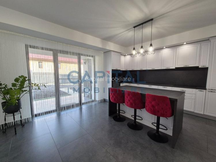 Casa ultrafinisata, garaj, panouri fotovoltaice - 15