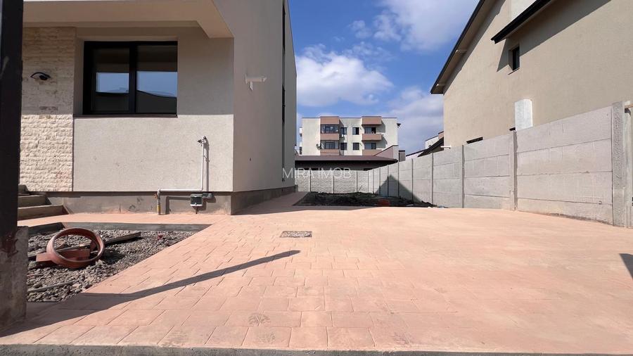 Complex rezidențial de vile individuale și duplexuri | Circuit închis | 220 mp - 27