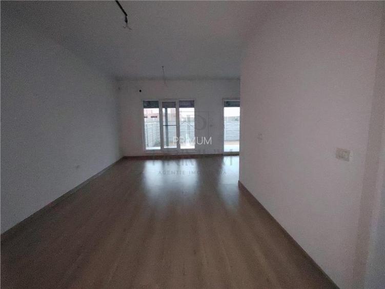 Duplex pe parter finalizat - gata de mutat - zona foarte buna -asfalt- 2 dormito - 7