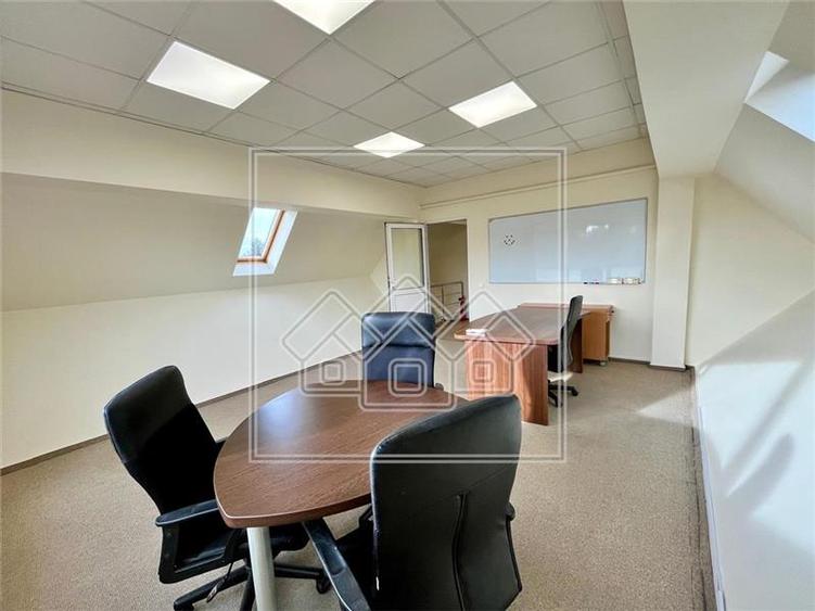 Casa de vanzare individuala -  9 camere - teren 470 mp