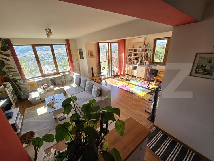 Casă cu 4 camere si apartament de 2 camere, 180mp utili view panoramic - 2
