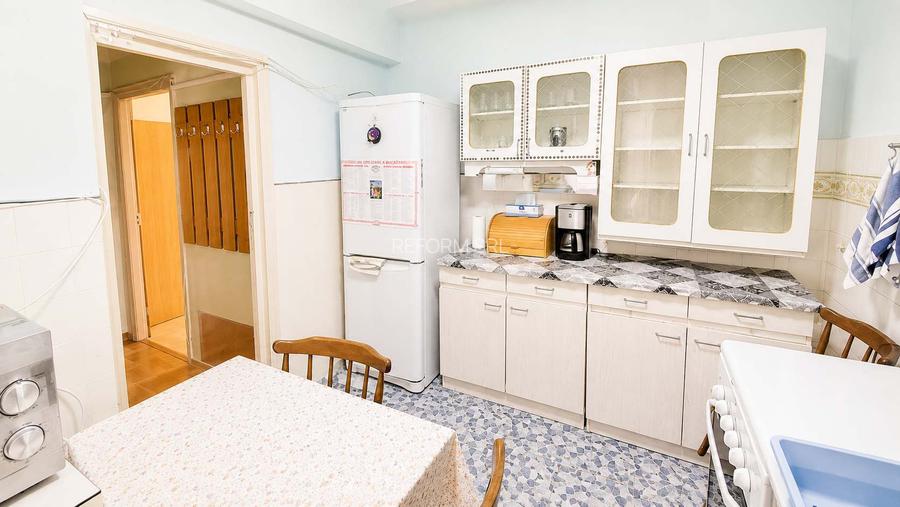 De vânzare apartament cu 2 camere, pe strada Horea - 6