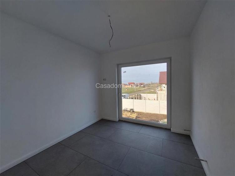 Casa noua cu piscina in Fantanele - 9