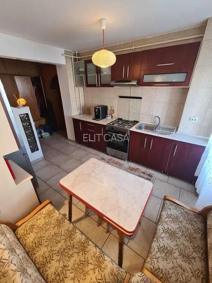 Apartament cu 3 camere, etaj 3/9, Nicolina - 4