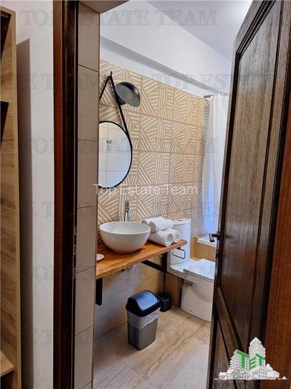 Pensiune premium de vanzare in Voronet - 1.610 mp utili, teren 1.021 mp, afacere - 8