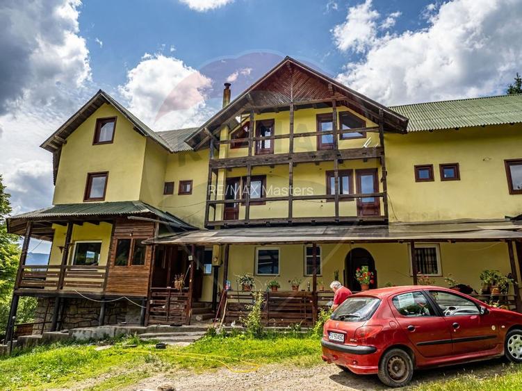 Vila / Pensiune cu 20 camere de vanzare in Campulung Moldovenesc, SV - 4