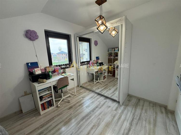 Casa P+M | 5 camere | 125 mp utili | Teren 403 mp | Curte amenajata | Complet mo - 24