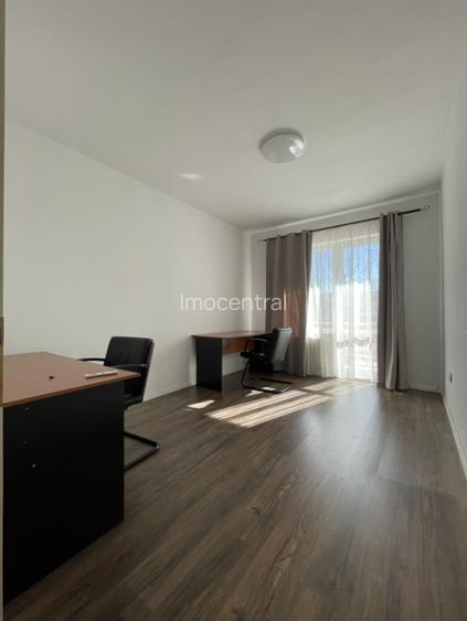 Apartament 4 camere, 2 balcoane, garaj si boxa pe str. Cometei - 5