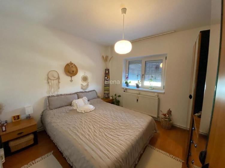 Apartament cu 3 camere, 71mp, zonă centrală +loc de parcare(copertină) - 2