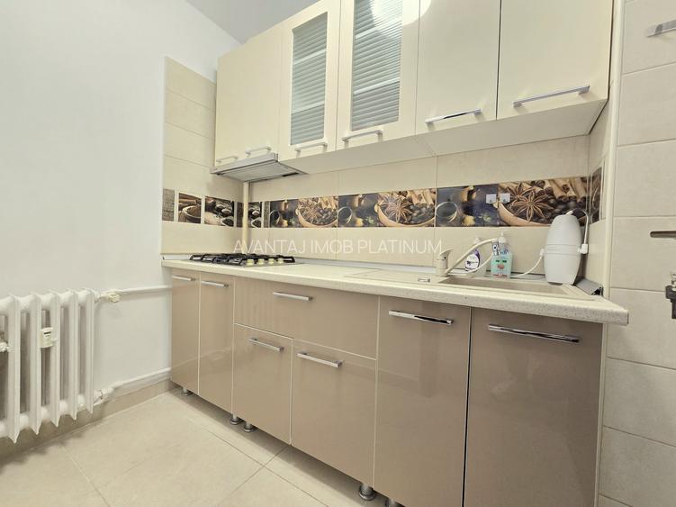 Favorit - Drumul Taberei 34, metrou Tudor Vladimirescu - 12