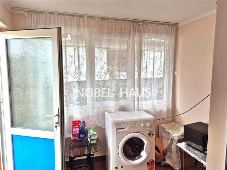 Casa si teren, central Barlad, str Al Sahia - 11