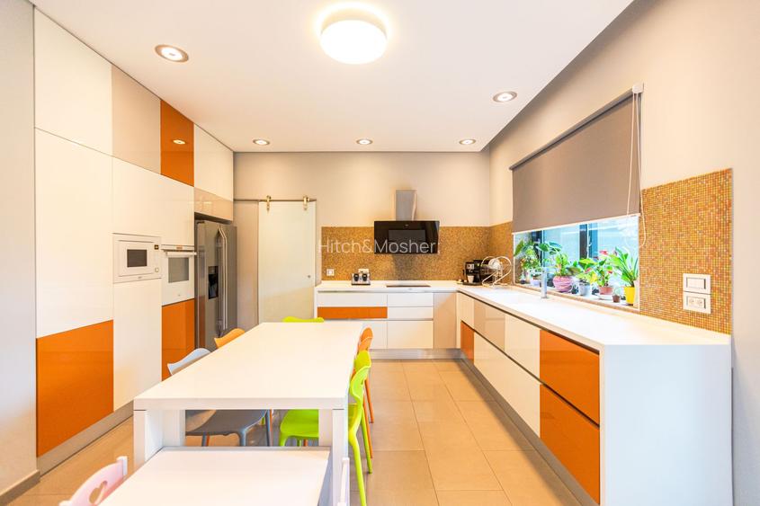 Vila, design ambitios, spatii luminoase in conexiune cu natura - 11