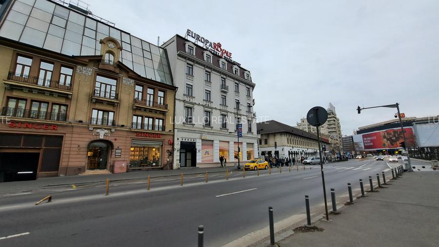 SPATIU COMERCIAL STRADAL ULTRACENTRAL CU VITRINA CU EXPUNERE STRADALA SI VAD - 14