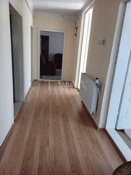 Casa individuala, zona centrala, poziționare excelentă, teren generos. - 3