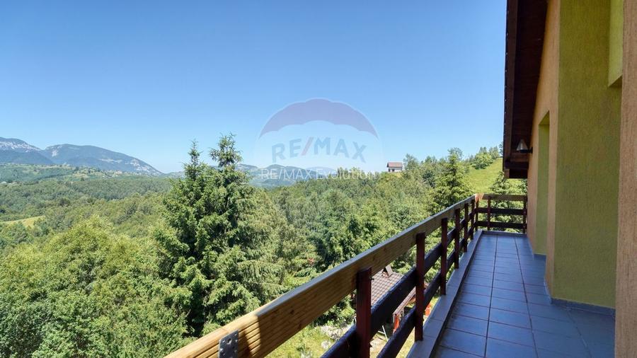 Casa/vila vânzare în Moieciu de jos, Sat. Drumul Carului 263 mp - 33