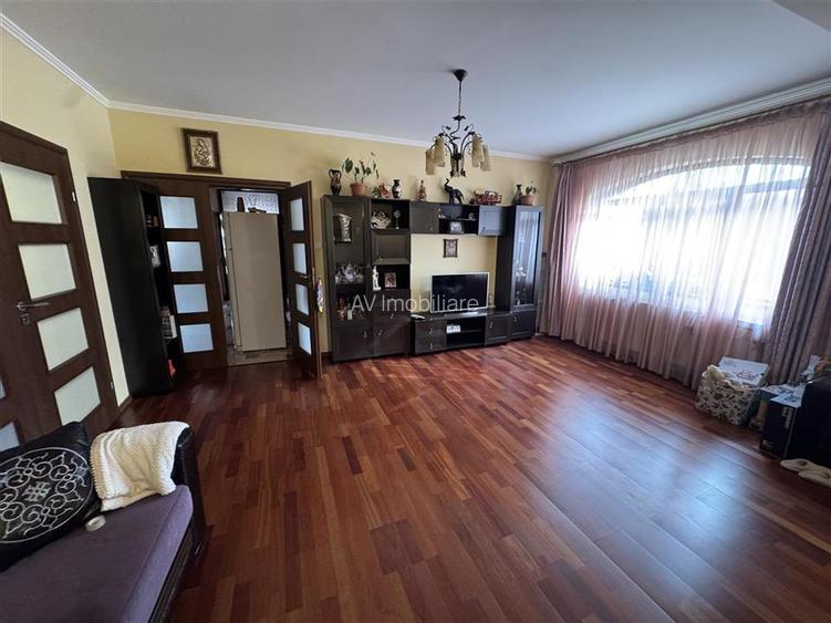 VANZARE VILA INDIVIDUALA MOBILATA UTILATA -10 CAMERE - TEREN 1000mp  CIOROGARLA - 16