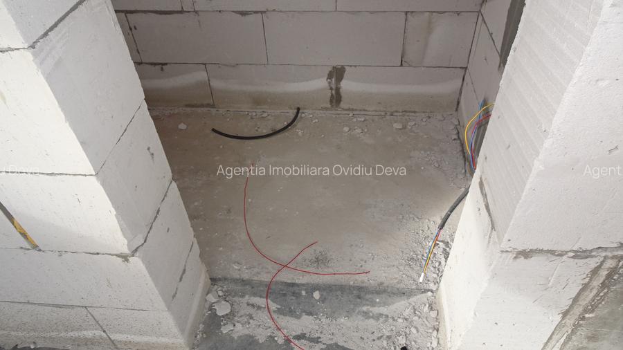 Vand casa in duplex in Deva, semifinisata, zona Garii (peste linia ferata), P+E - 10
